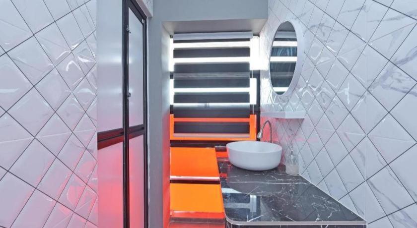 Oyo 90594 Hotel Casalink Paka Ngoại thất bức ảnh